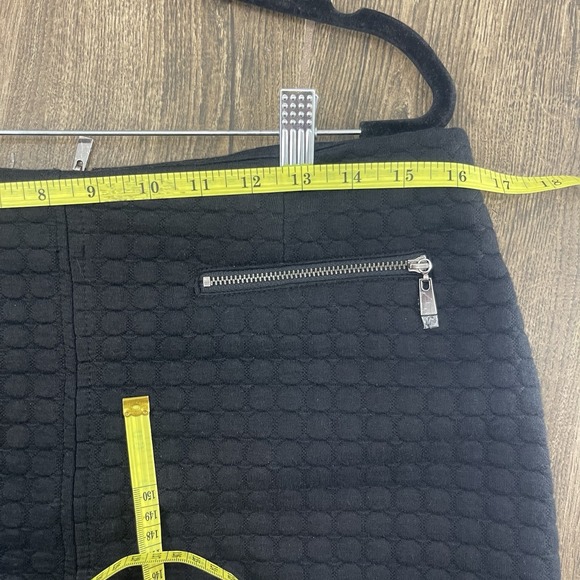 Preppy Mini Skirt Women's 8 Black Soft Textured Quilted Laundry by Shelli Segal - Picture 12 of 14